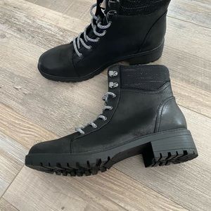 3/15$ Universal Thread memory foam boots size 11